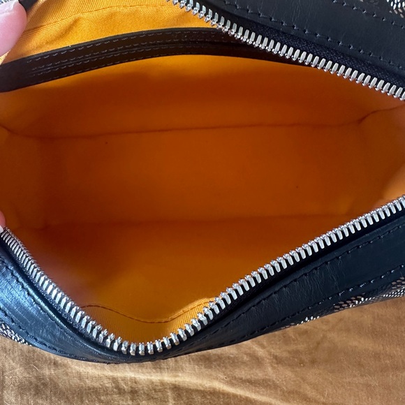 Goyard Cap Vert Crossbody Bag Black - Picture 2 of 12